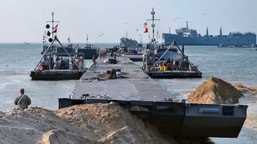 Quân đội Mỹ bắt đầu xây dựng cầu cảng để đưa viện trợ nhân đạo vào Gaza