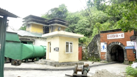 Methane blast kills four coal miners in Vietnam
