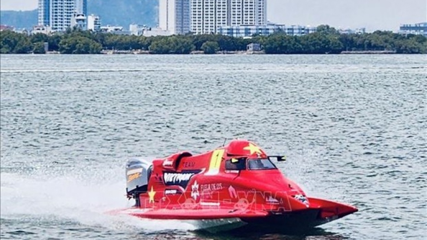 Vietnam ranks first at world powerboat race