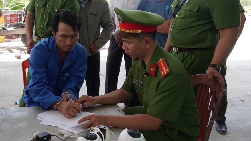 Bắt tạm giam đối tượng khai thác khoáng sản trái phép ở Bình Thuận