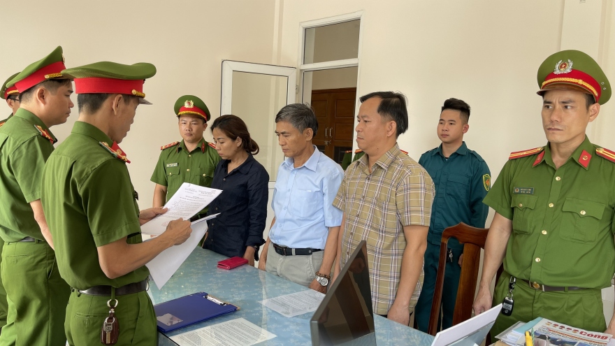 Quảng Nam: Khởi tố 3 trưởng phòng GD-ĐT huyện về tội "Nhận hối lộ"