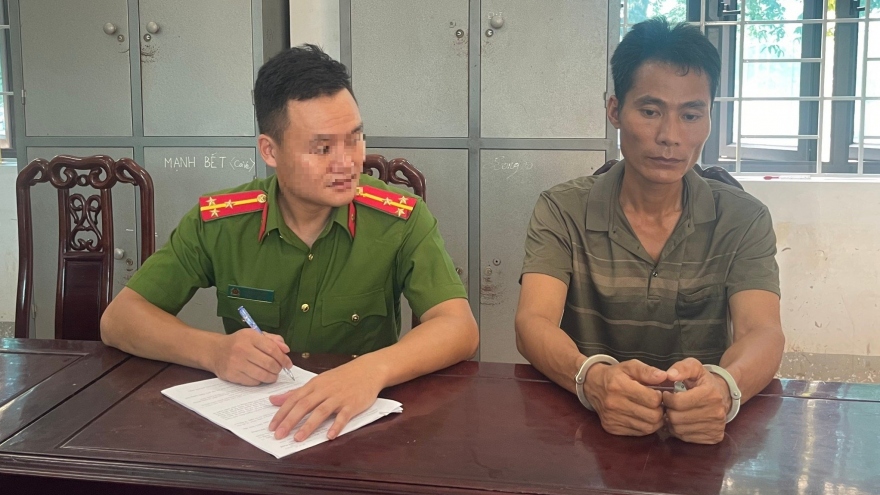 Người đàn ông bị bắt cùng 1 bánh heroin và 1.600 viên ma túy ở Nghệ An