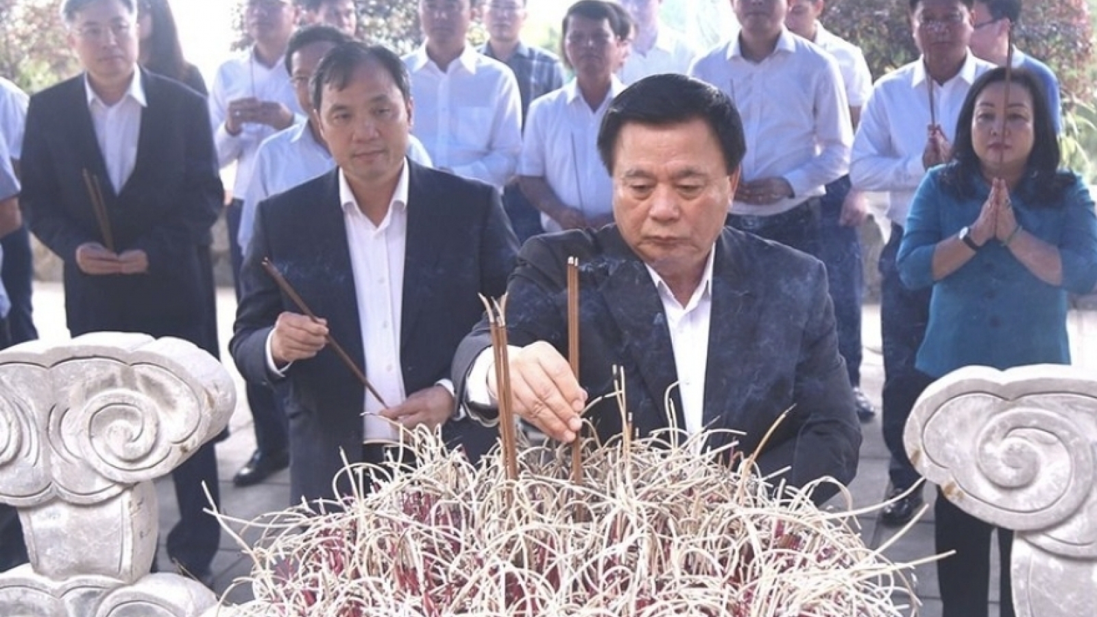 Ông Nguyễn Xuân Thắng dâng hương tưởng niệm cố Tổng Bí thư Trần Phú