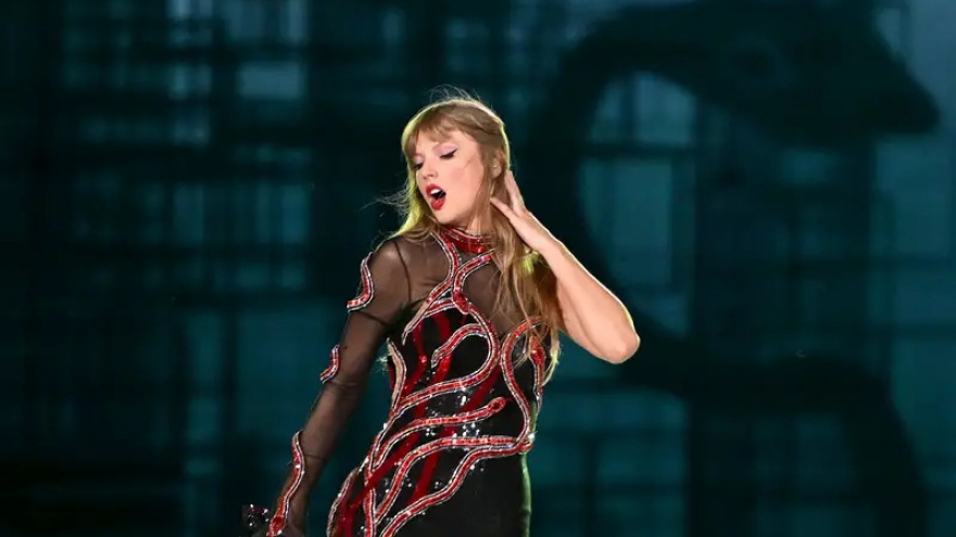 Taylor Swift và những bộ trang phục ấn tượng nhất trong suốt sự nghiệp