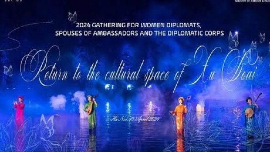 Get-together held for women diplomats, ambassadors’ spouses in Vietnam