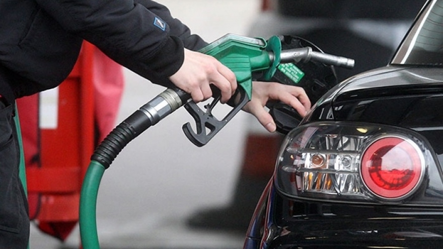 Petrol prices up again to exceed VND25,000 per litre in latest adjustment