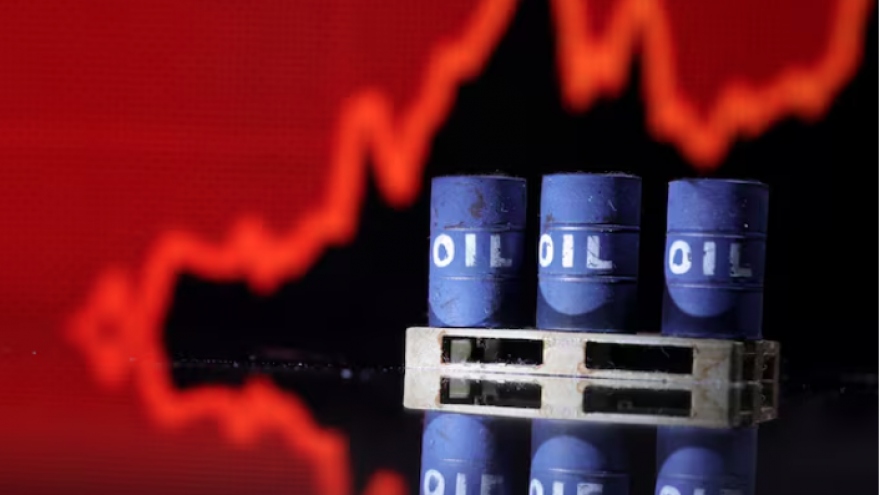 Nguy cơ giá dầu tăng mạnh do xung đột leo thang ở Trung Đông