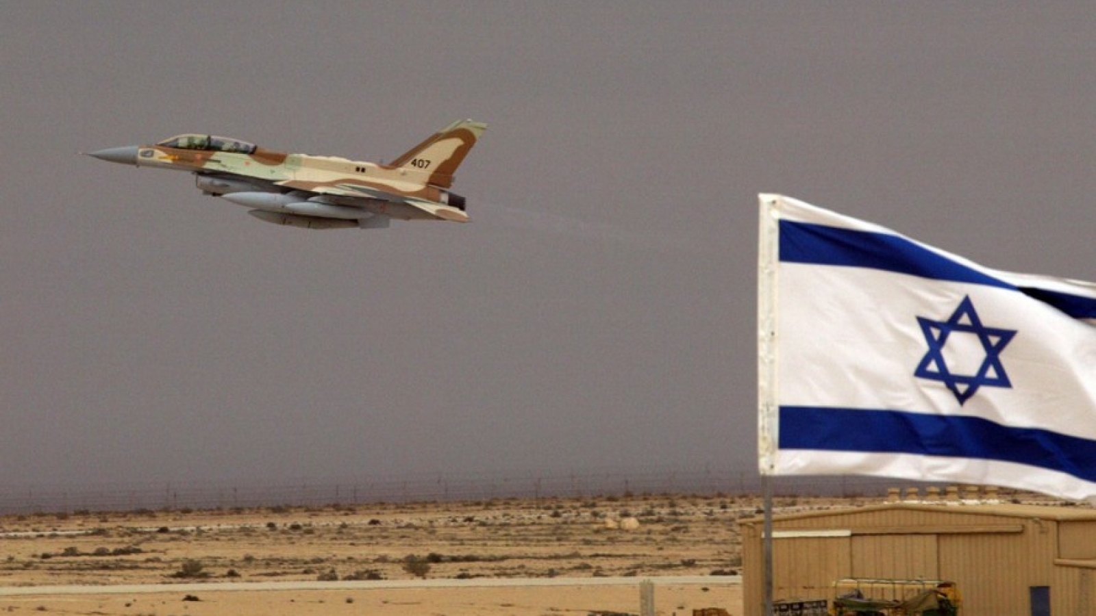 Israel tiếp tục không kích vào Syria