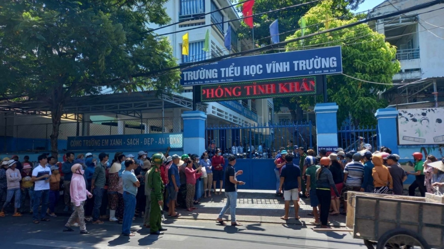 Dozens of students hospitalised after breakfast, a death reported