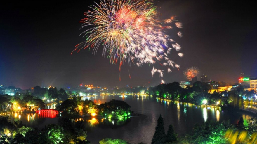 Hanoi to let off fireworks on Capital Liberation Day