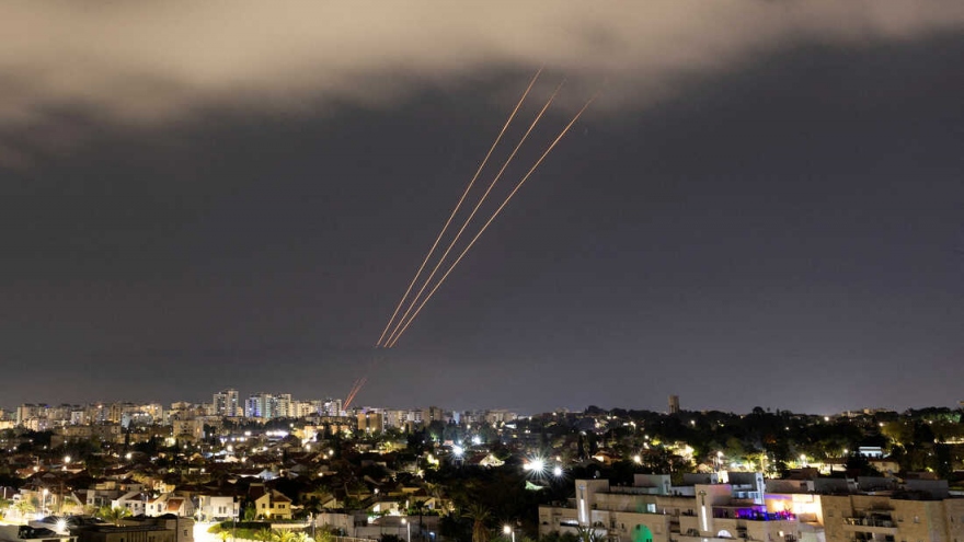 Iran tăng cường phòng bị đối phó đòn trả đũa của Israel