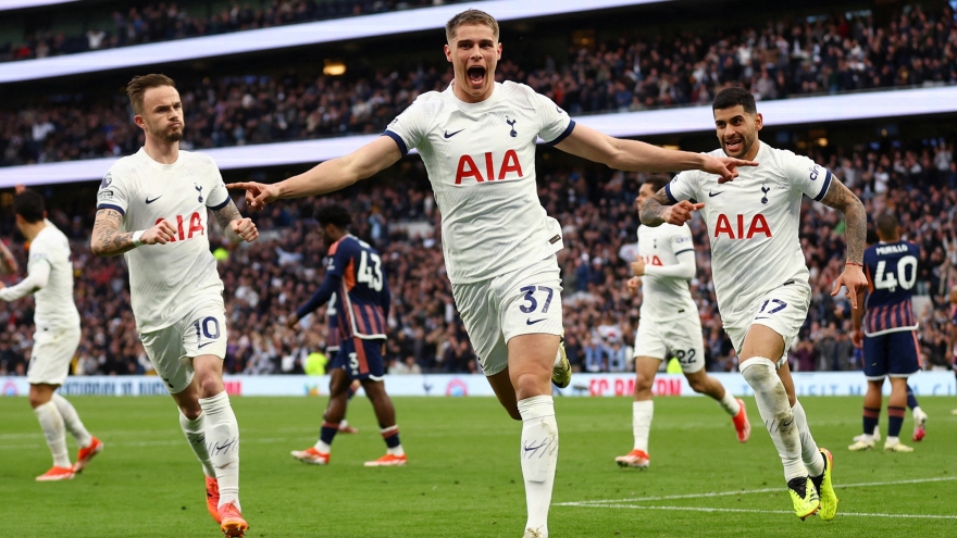 Kết quả Ngoại hạng Anh: Chelsea đánh rơi chiến thắng, Tottenham chiếm lĩnh top 4