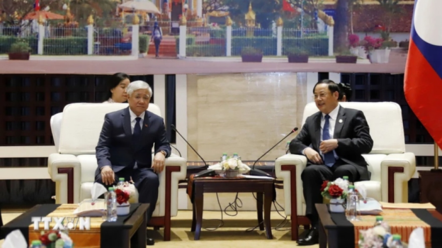 Lao PM hosts delegation of Vietnam Fatherland Front