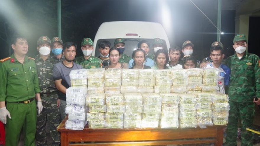 9 đối tượng vận chuyển 100kg ma túy tổng hợp sa lưới ở Quảng Trị