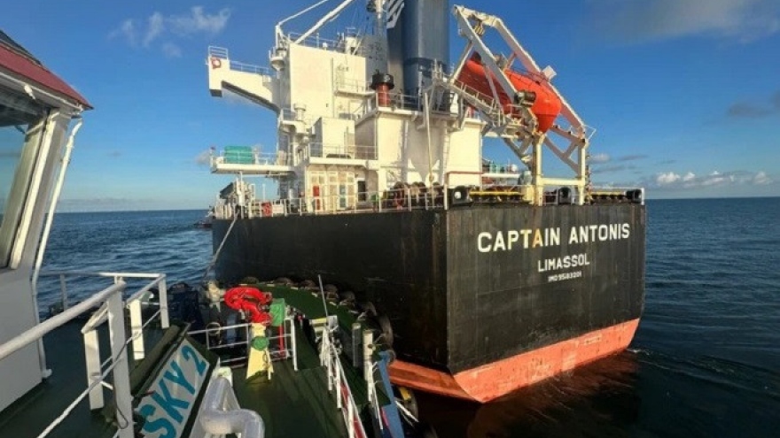 Cyprus-flagged ship Captain Antonis runs aground in Vung Tau