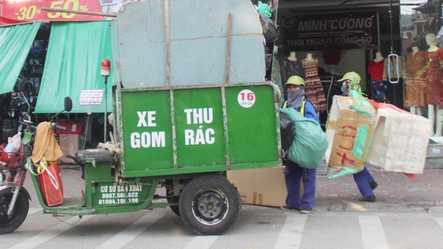 Lào Cai dừng hoạt động 60 xe điện 3 bánh thu gom rác từ ngày 10/4