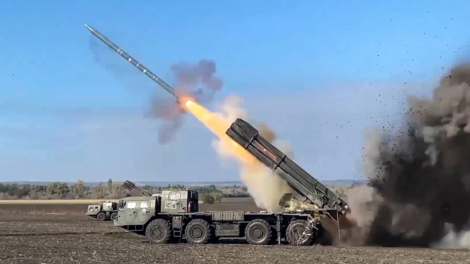 Toàn cảnh quốc tế sáng 27/2: Nga chặn “yết hầu” Ukraine, “thắt miệng túi” Kursk