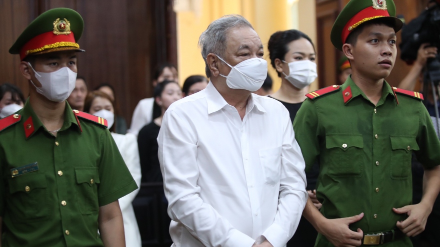 Ông Trần Quí Thanh và con gái Trần Uyên Phương bị tuyên án tù