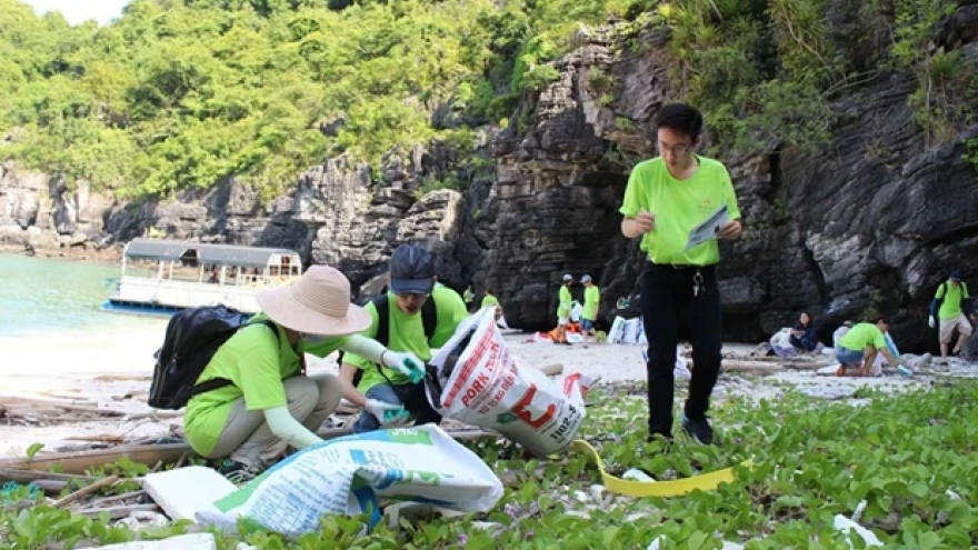 UNEP helps monitor plastic pollution in Vietnam