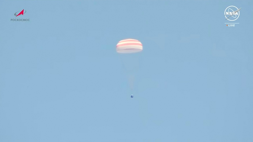 Tàu vũ trụ Soyuz trở về từ ISS, đáp xuống Kazakhstan