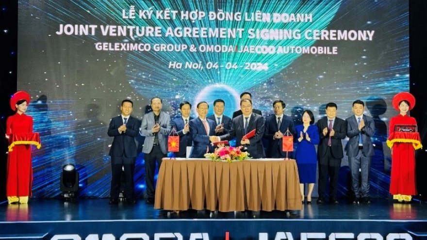 Vietnamese and Chinese enterprises invest in over US$800 million automobile factory