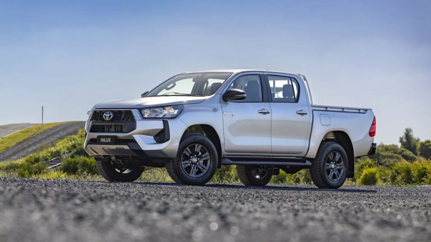 Toyota Hilux 2024 trở lại cuộc đua bán tải với Ranger, Triton, giá từ 668 triệu đồng