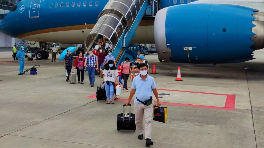 Vietnamese travelers prefer outbound tours amid high domestic airfares