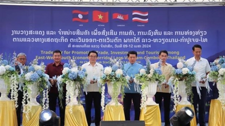 Vietnam-Laos-Cambodia-Thailand trade fair opens in Laos