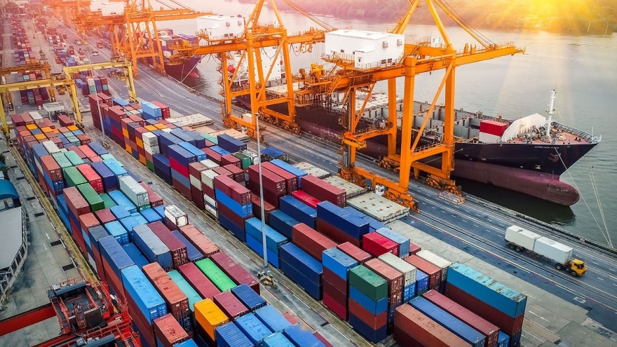 Four-month trade surplus reaches US$8.4 billion