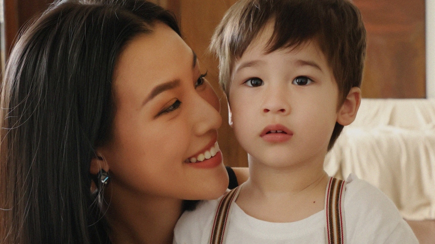Hoàng Oanh: "29 tuổi có con, tôi mới bắt đầu hiểu được tình yêu của mẹ"