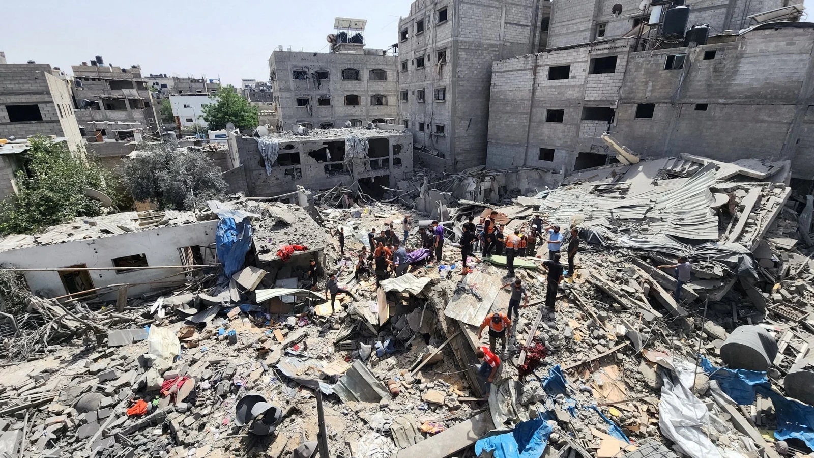 Israel tiếp tục phát động các cuộc tấn công trên khắp Gaza