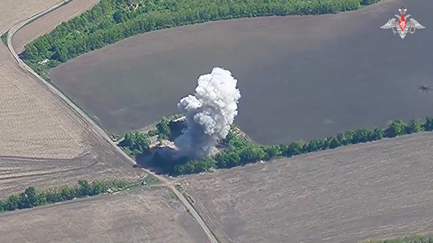 Cận cảnh Nga tập kích hệ thống IRIS-T ở Ukraine bằng đạn chính xác cao