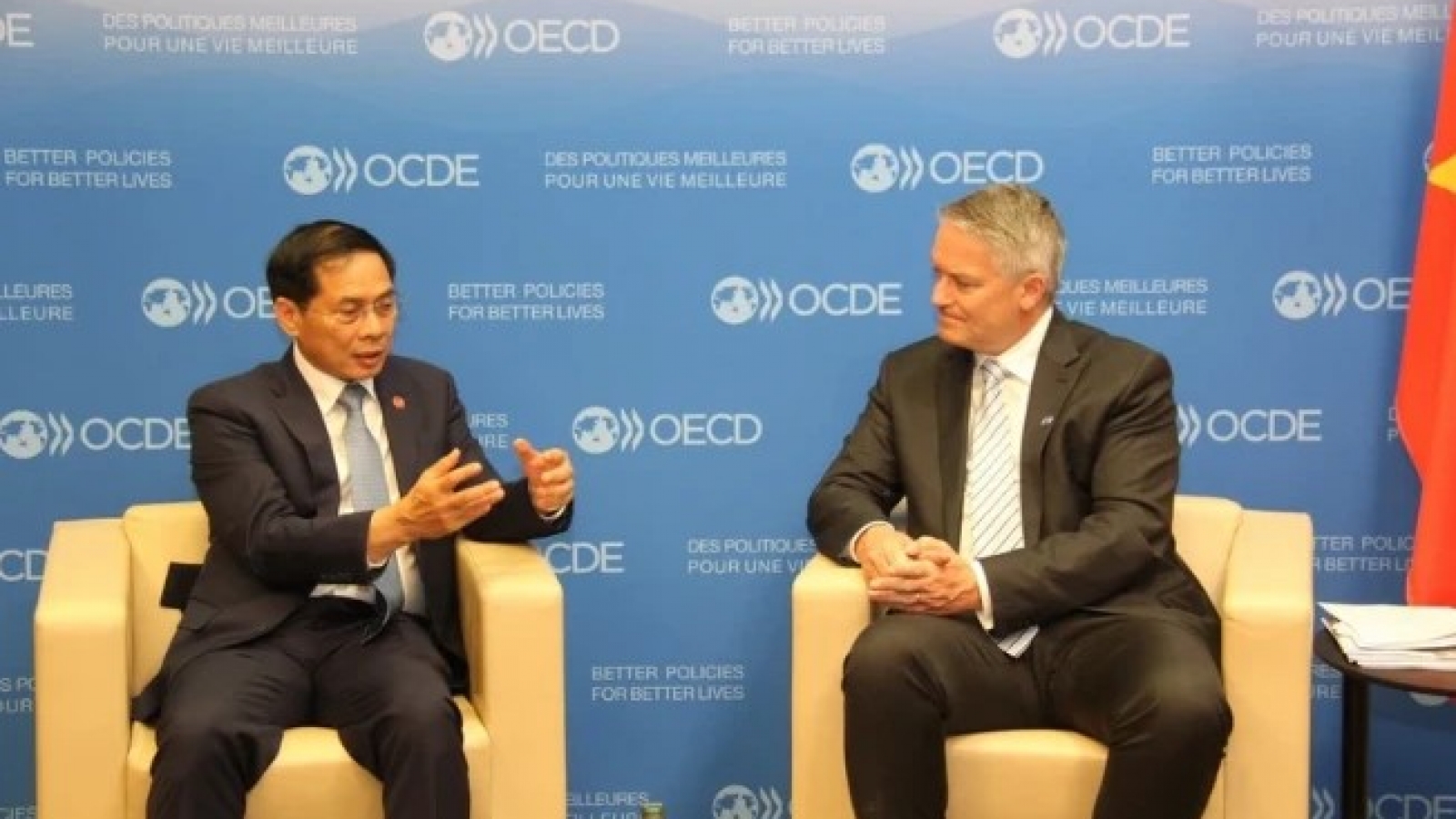 Vietnam seeks broader cooperation with OECD