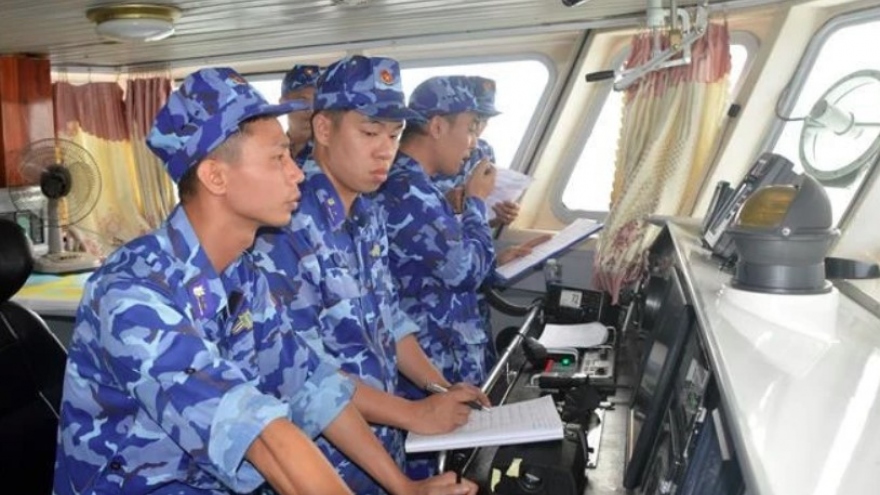 Vietnamese, Chinese coast guards conduct joint patrol in northern Gulf of Tonkin