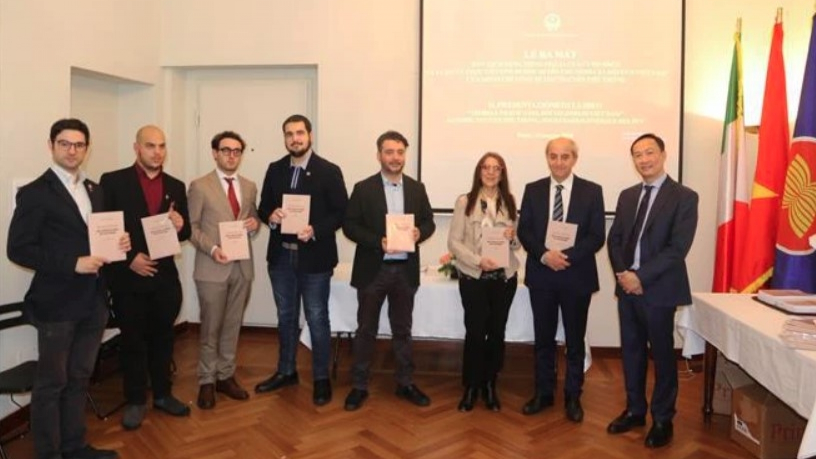 Italian version of Party leader’s book on socialism released