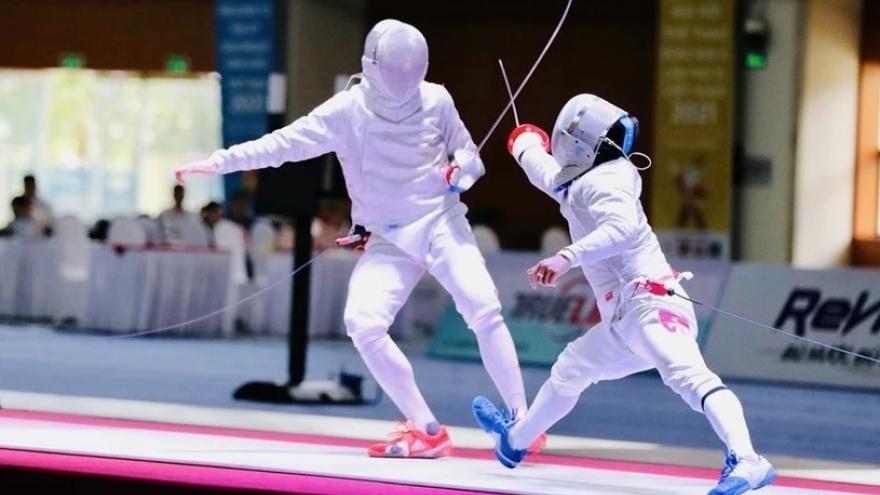 Six Vietnamese fencers competing in grand prix in China