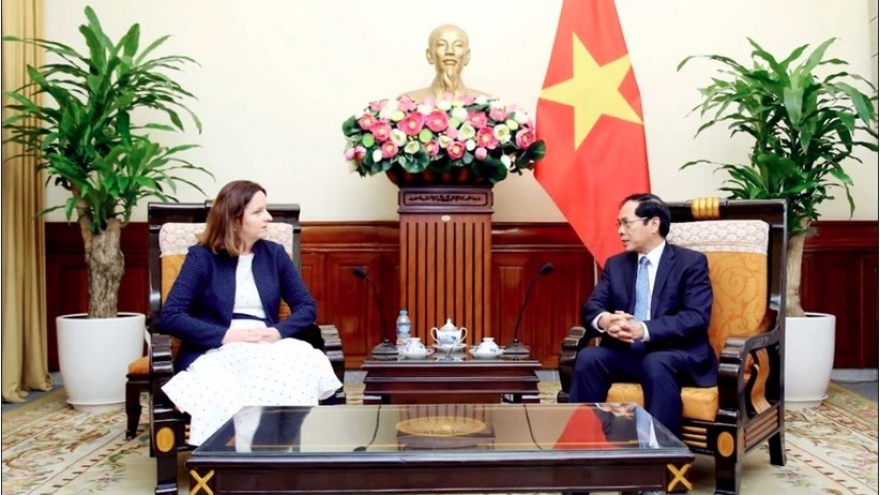 Vietnam greatly values all-around relations with Poland