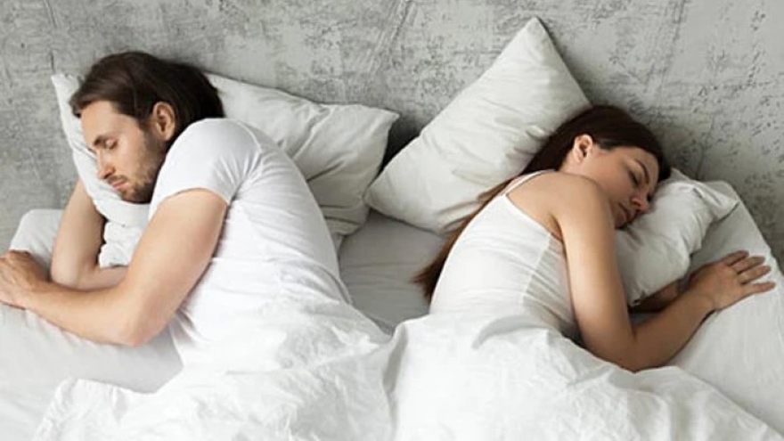 Bỗng dưng vợ lại muốn ngủ riêng