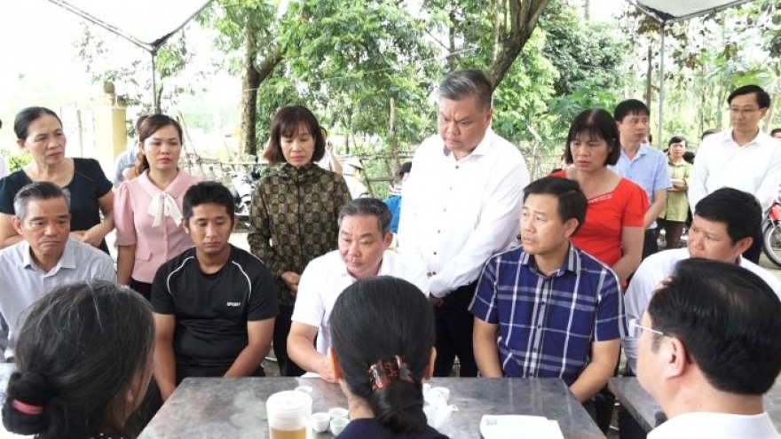 Lãnh đạo Hà Nội thăm hỏi gia đình nạn nhân vụ sạt lở tại Ba Vì