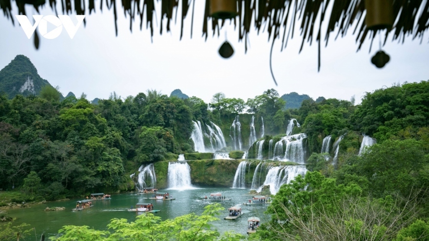Ban Gioc waterfall among top 21 most beautiful in the world