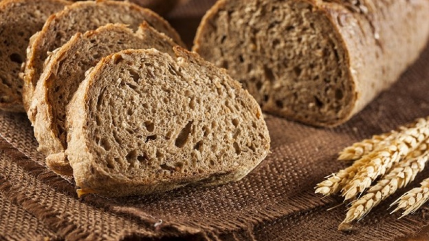 Bánh mì nguyên cám "ngon, bổ, rẻ" nhưng lại cực độc nếu bạn mắc căn bệnh này