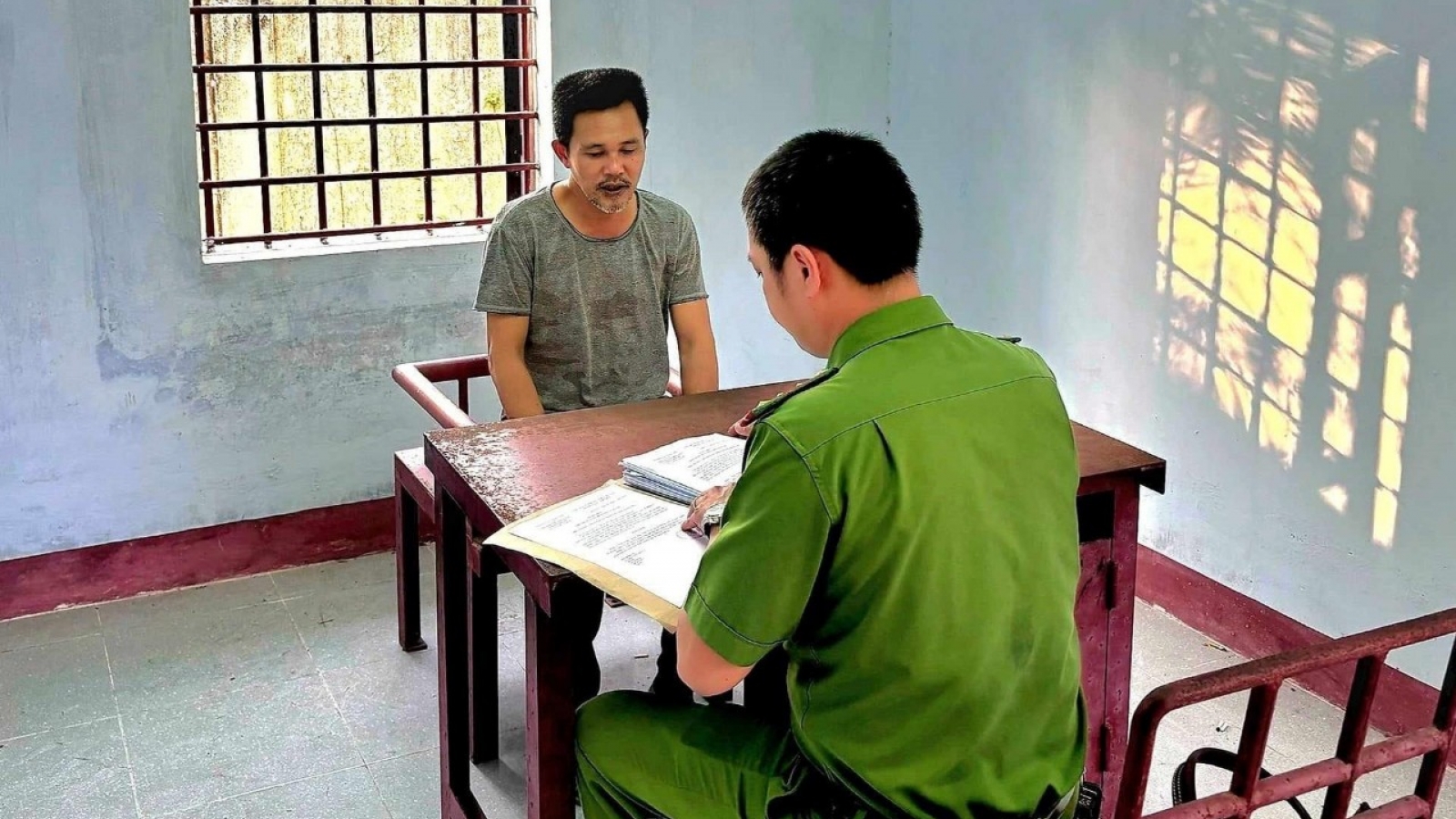 Khởi tố đối tượng đâm phó chánh án trọng thương