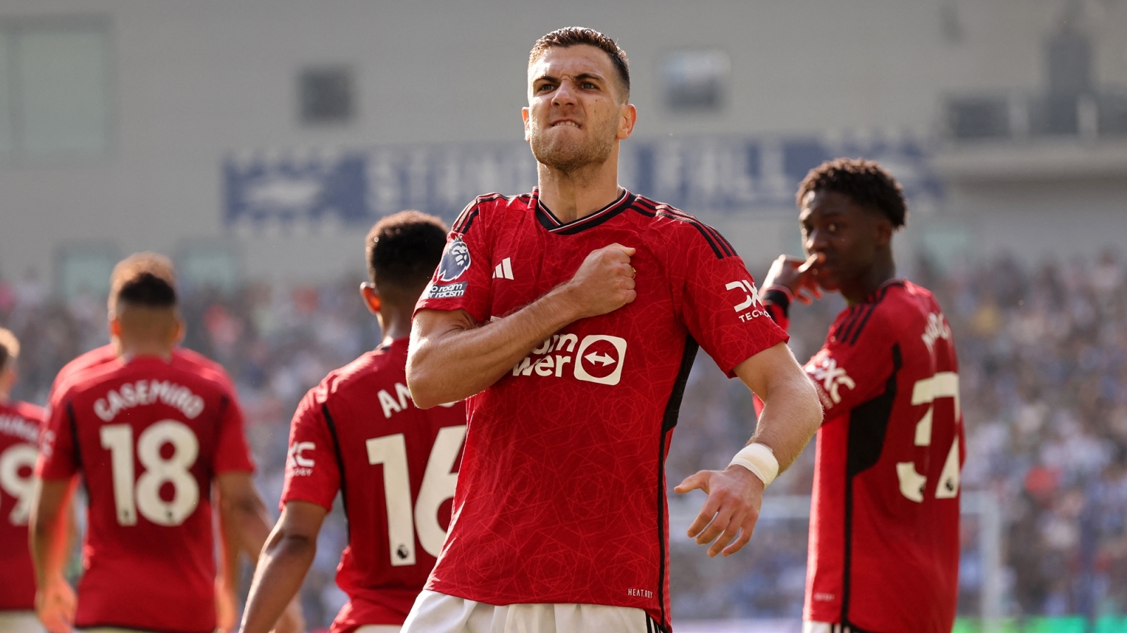 Hạ gục Brighton, MU chạy đà thuận lợi trước chung kết FA Cup
