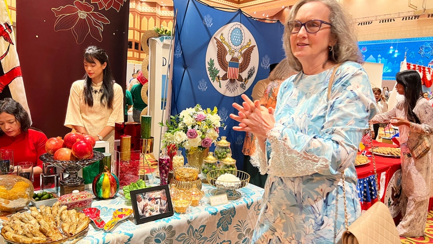 Ẩm thực Việt Nam hấp dẫn bạn bè quốc tế tại Lễ hội năm mới Brunei