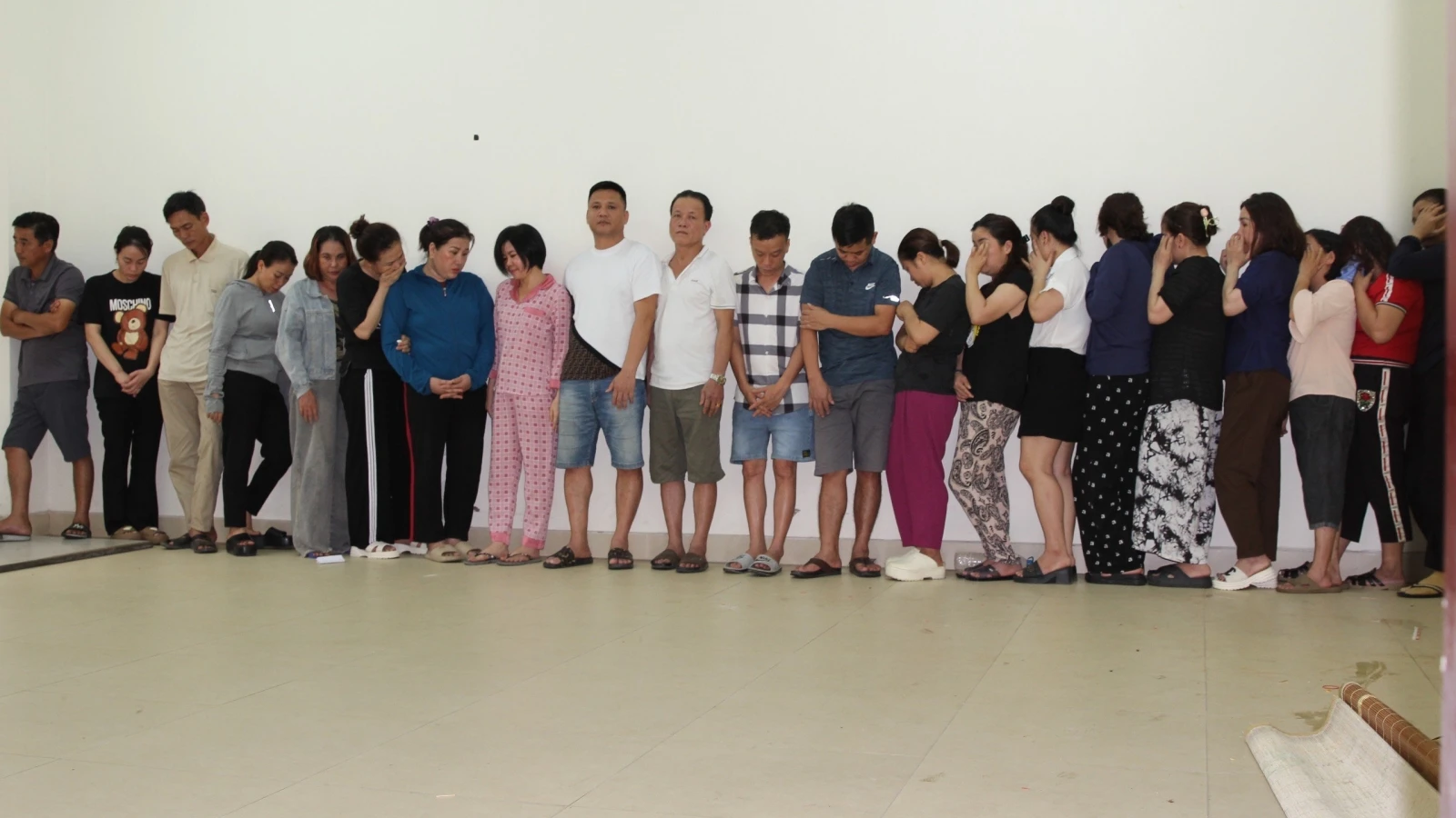 Công an Nghệ An bắt giữ 21 đối tượng đánh bạc dưới hình thức lô, đề