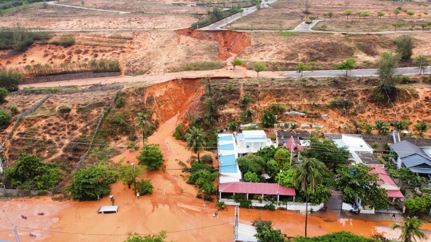 Vụ cát tràn ở Bình Thuận: Chủ đầu tư phải bồi thường thiệt hại cho người dân