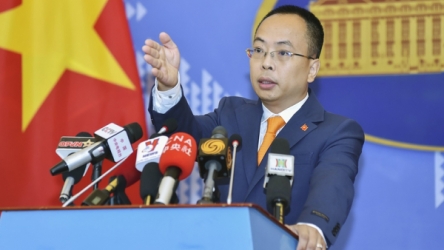 Vietnam opposes China’s dispatch of navy hospital ship to Paracel islands