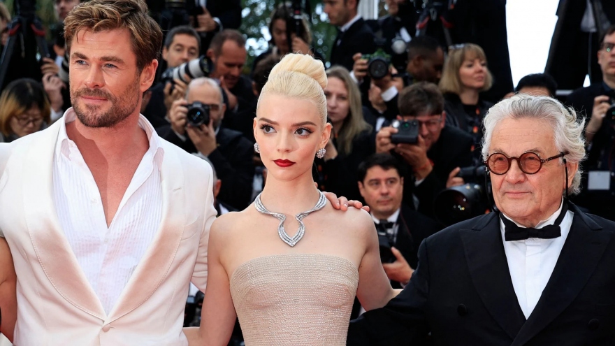 Chris Hemsworth xúc động khi "Furiosa" được vỗ tay 6 phút tại Cannes