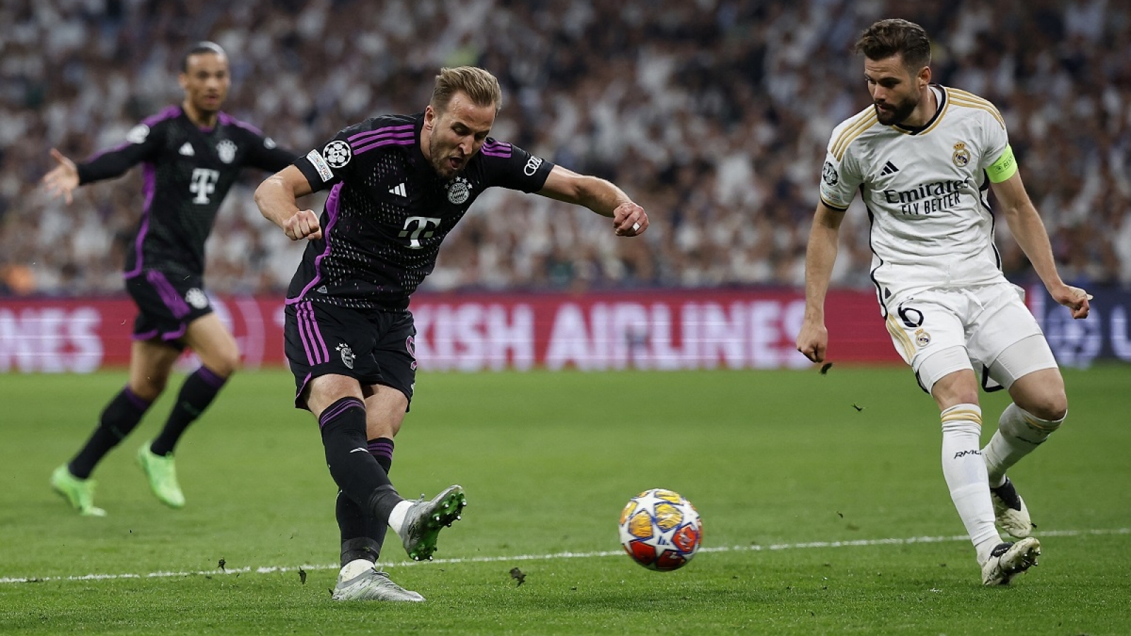 Bayern Munich chính thức trắng tay trong mùa giải đầu tiên của Harry Kane