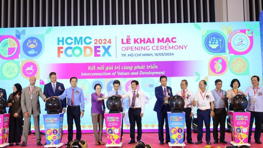 Over 400 domestic, foreign firms attend international food industry exhibition